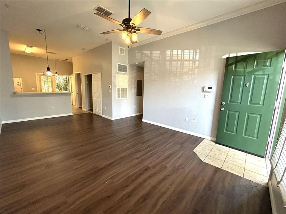 For Rent: $1,800 (2 beds, 2 baths, 960 Square Feet)