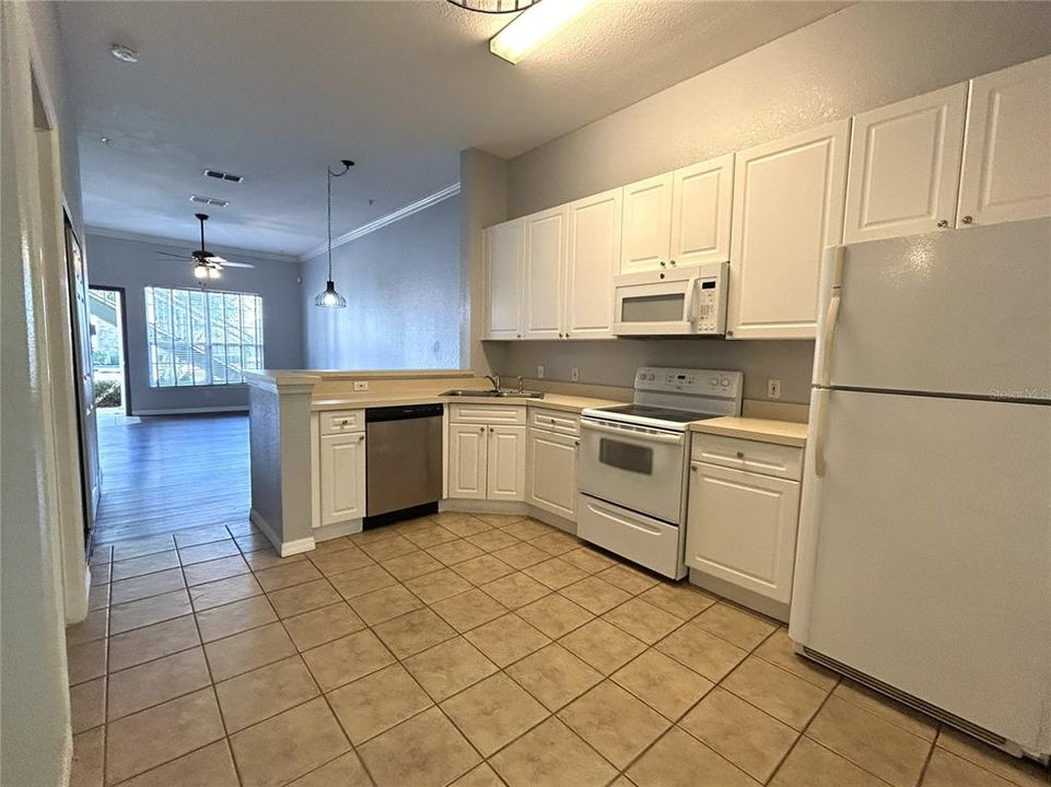 For Rent: $1,800 (2 beds, 2 baths, 960 Square Feet)