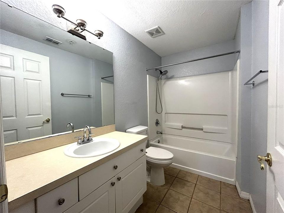 For Rent: $1,800 (2 beds, 2 baths, 960 Square Feet)