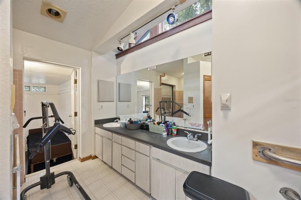 На продажу: $700,000 (0 спален, 0 ванн, 2605 Квадратных фут)