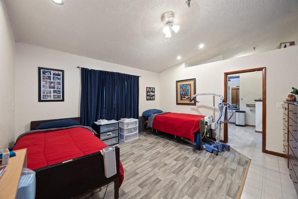 На продажу: $700,000 (0 спален, 0 ванн, 2605 Квадратных фут)