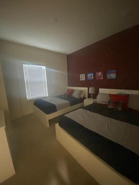 En Renta: $1,850 (3 camas, 2 baños, 1300 Pies cuadrados)