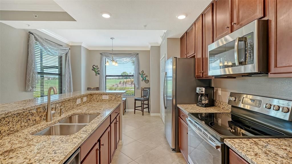 For Sale: $390,000 (2 beds, 2 baths, 1336 Square Feet)