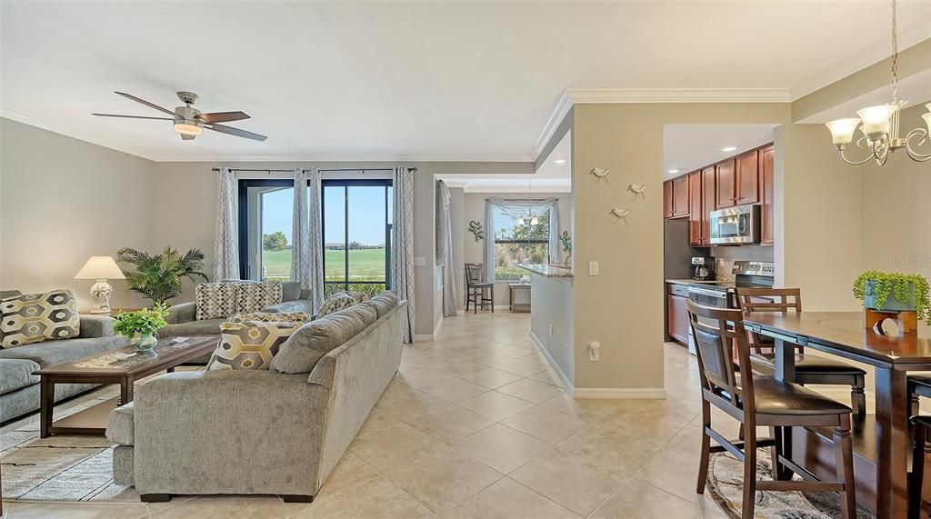 For Sale: $390,000 (2 beds, 2 baths, 1336 Square Feet)