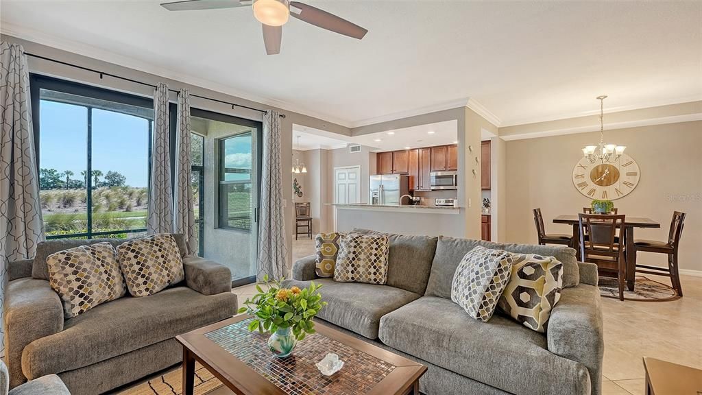 For Sale: $390,000 (2 beds, 2 baths, 1336 Square Feet)