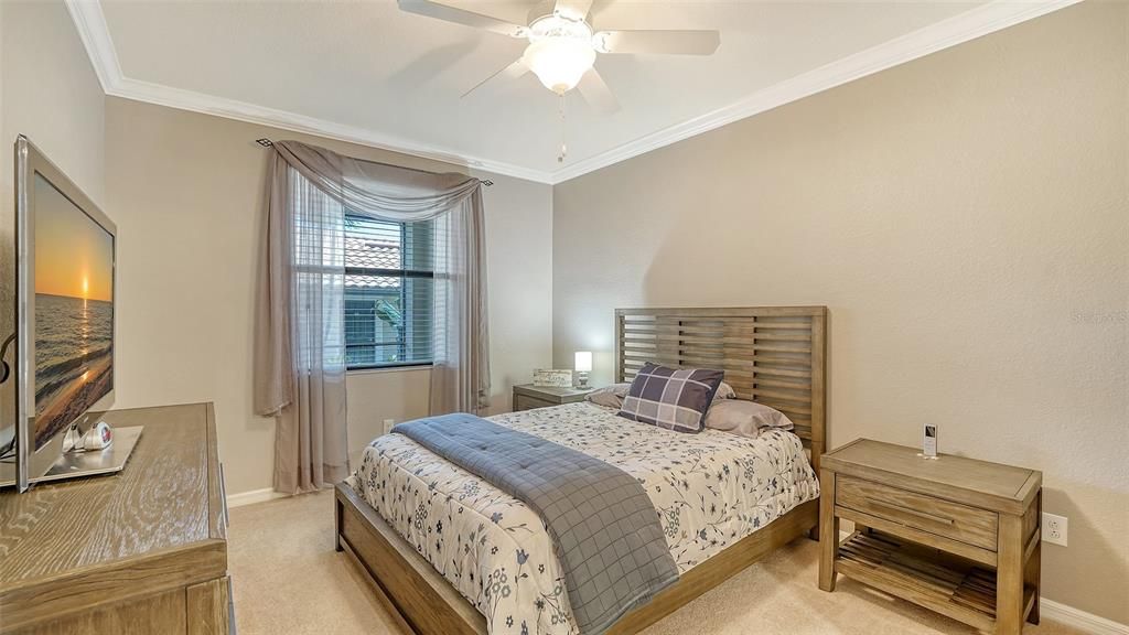 For Sale: $390,000 (2 beds, 2 baths, 1336 Square Feet)