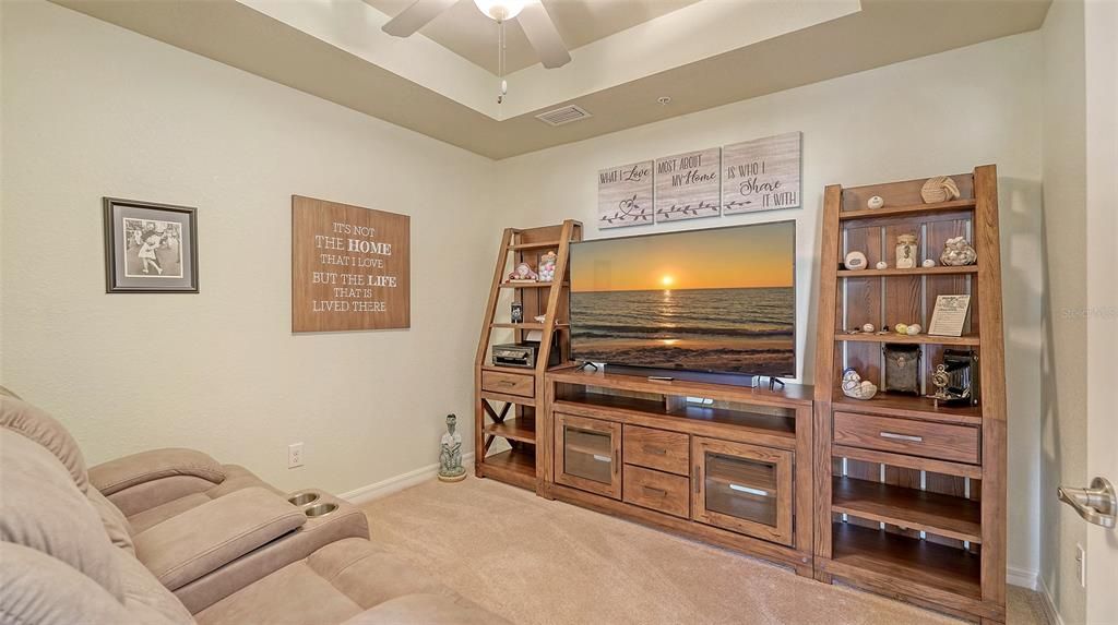 For Sale: $390,000 (2 beds, 2 baths, 1336 Square Feet)