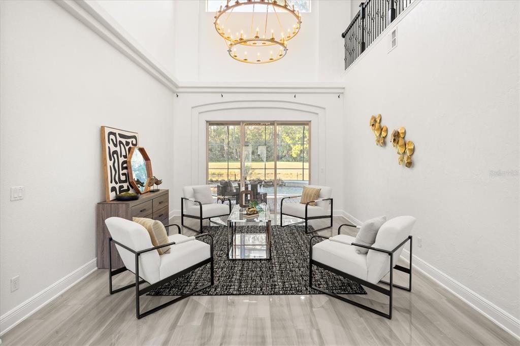 合同活跃: $1,150,000 (5 贝兹, 3 浴室, 3835 平方英尺)