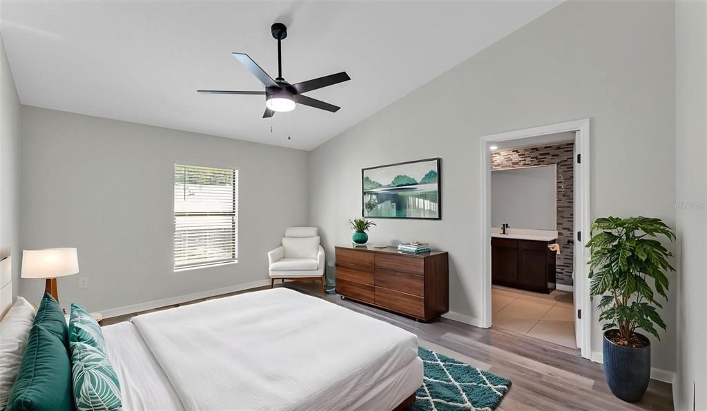 Active With Contract: $269,900 (4 beds, 2 baths, 1684 Square Feet)