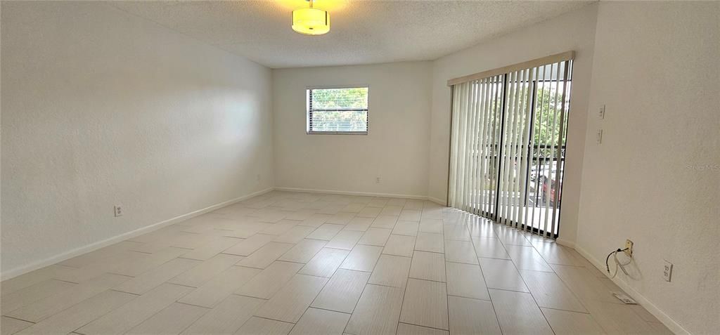 В аренду: $2,700 (2 спален, 2 ванн, 930 Квадратных фут)