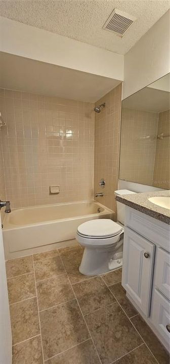 В аренду: $2,700 (2 спален, 2 ванн, 930 Квадратных фут)