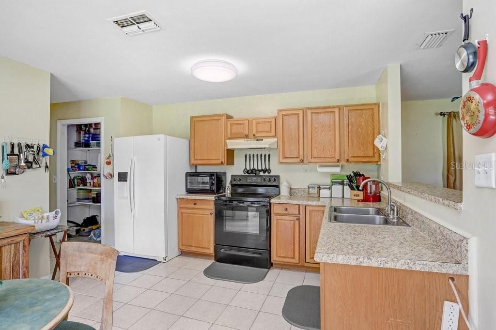 На продажу: $287,000 (3 спален, 2 ванн, 1514 Квадратных фут)