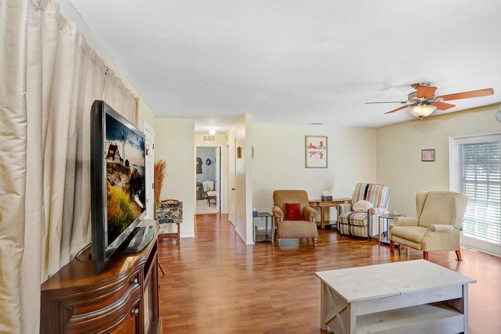 На продажу: $287,000 (3 спален, 2 ванн, 1514 Квадратных фут)