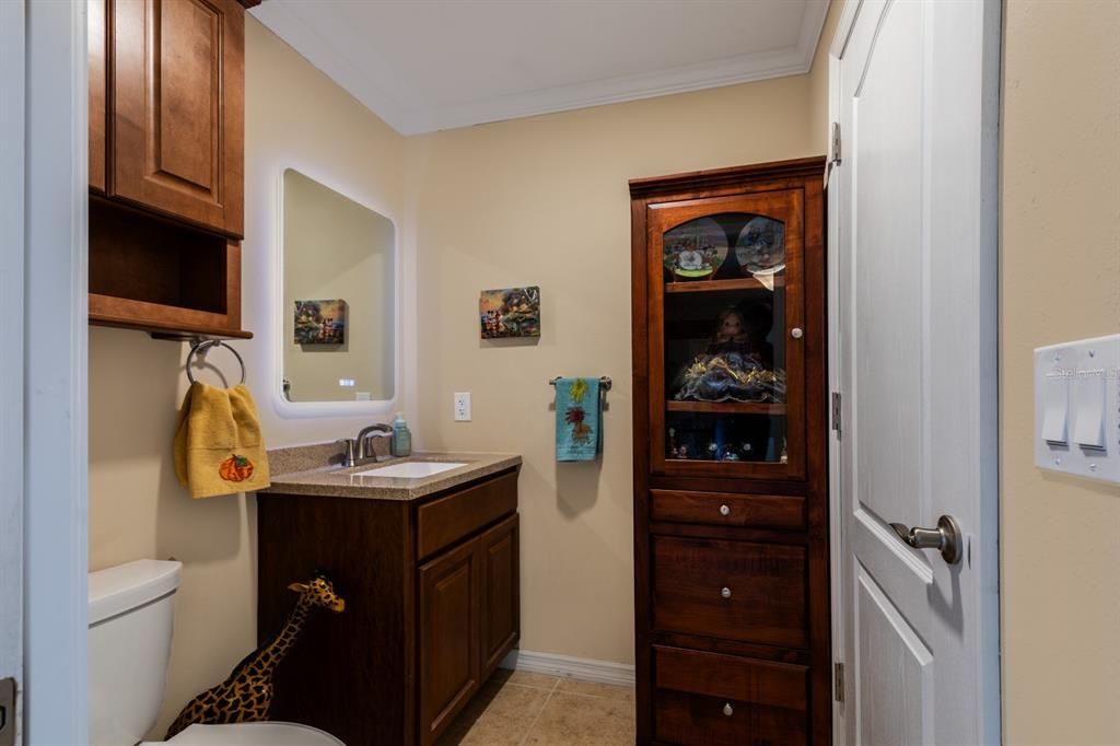 Activo con contrato: $365,000 (3 camas, 2 baños, 1818 Pies cuadrados)