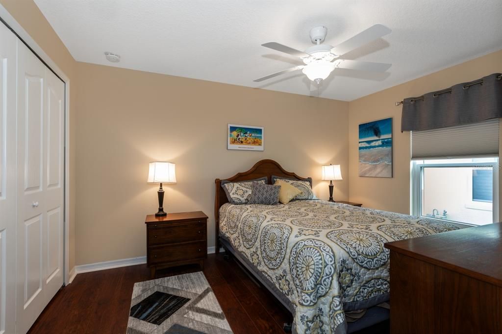 Activo con contrato: $365,000 (3 camas, 2 baños, 1818 Pies cuadrados)