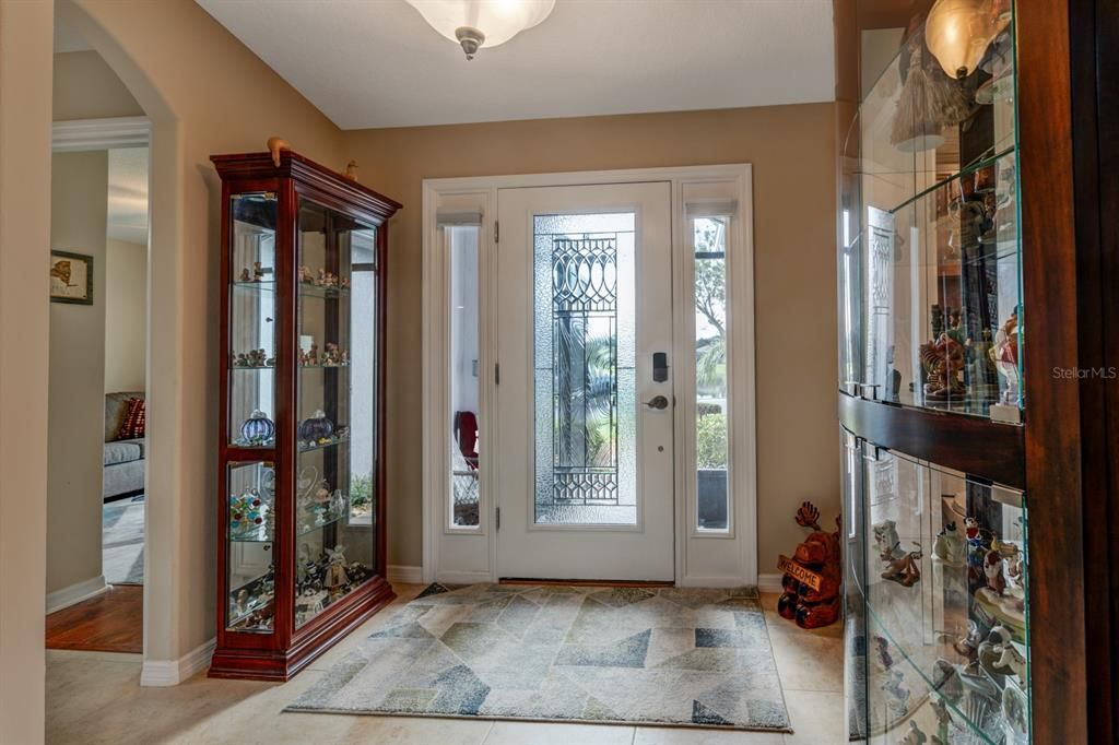 Activo con contrato: $365,000 (3 camas, 2 baños, 1818 Pies cuadrados)