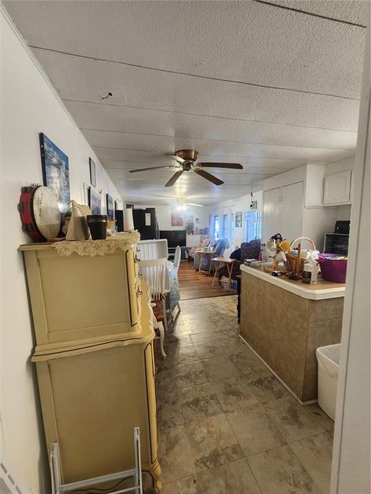 В аренду: $1,350 (2 спален, 1 ванн, 900 Квадратных фут)