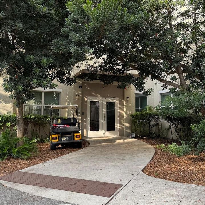 For Rent: $1,550 (1 beds, 1 baths, 756 Square Feet)