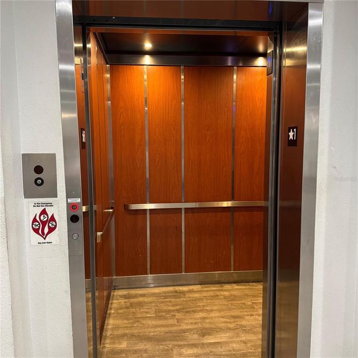 For Rent: $1,550 (1 beds, 1 baths, 756 Square Feet)