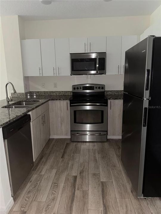 For Rent: $1,550 (1 beds, 1 baths, 756 Square Feet)