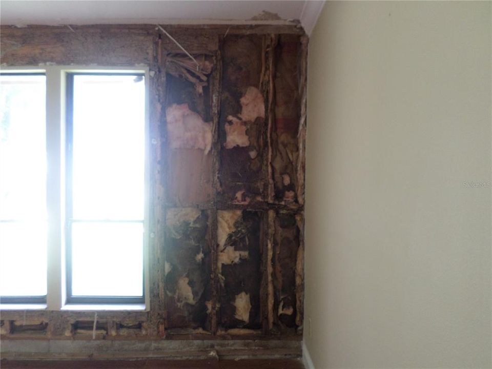 待售: $470,000 (4 贝兹, 2 浴室, 2720 平方英尺)