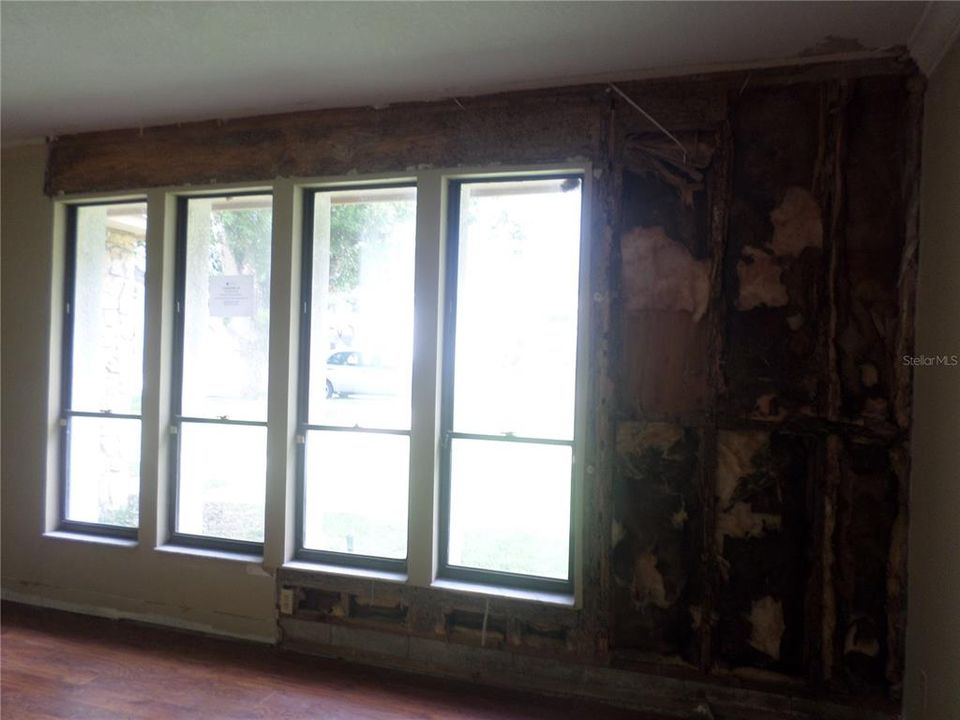 待售: $470,000 (4 贝兹, 2 浴室, 2720 平方英尺)