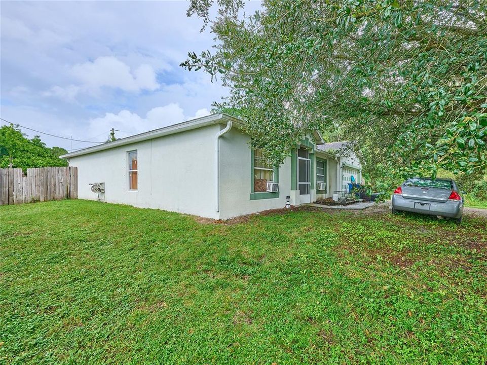 合同活跃: $215,000 (3 贝兹, 2 浴室, 1621 平方英尺)