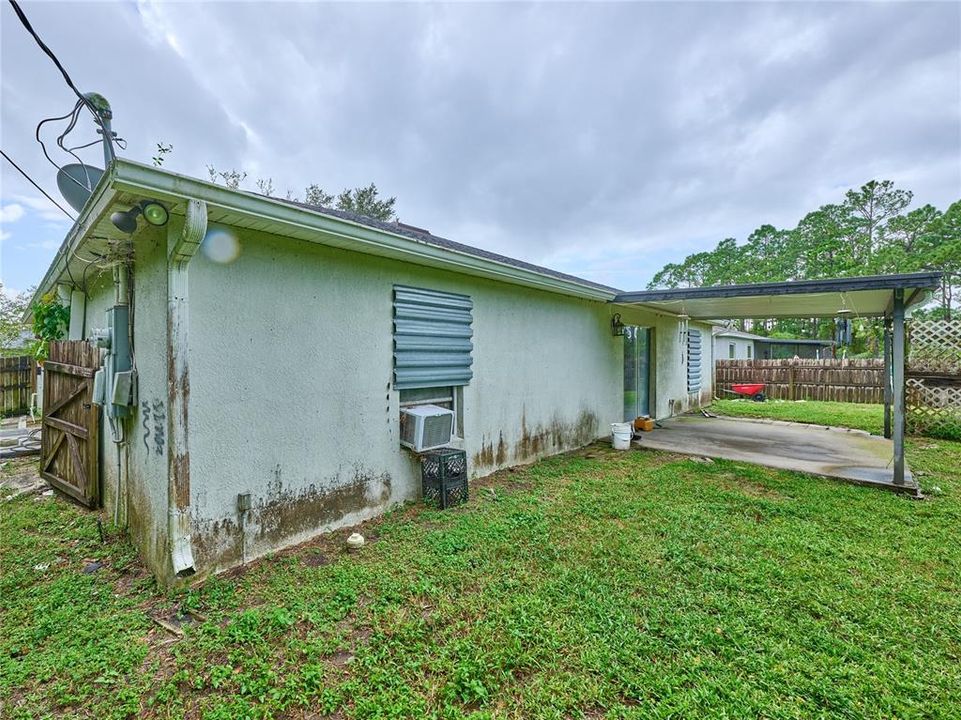 合同活跃: $215,000 (3 贝兹, 2 浴室, 1621 平方英尺)