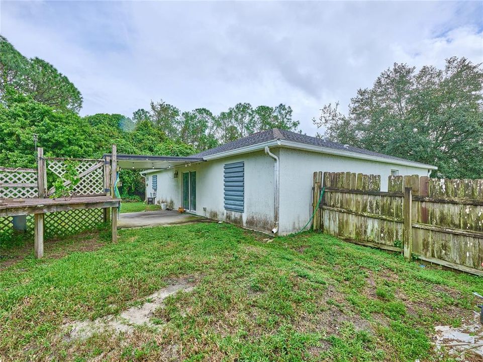 合同活跃: $215,000 (3 贝兹, 2 浴室, 1621 平方英尺)