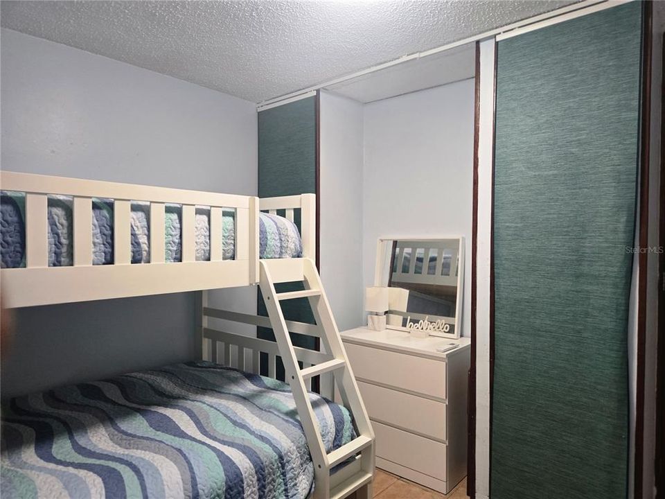 For Sale: $450,000 (1 beds, 2 baths, 1219 Square Feet)