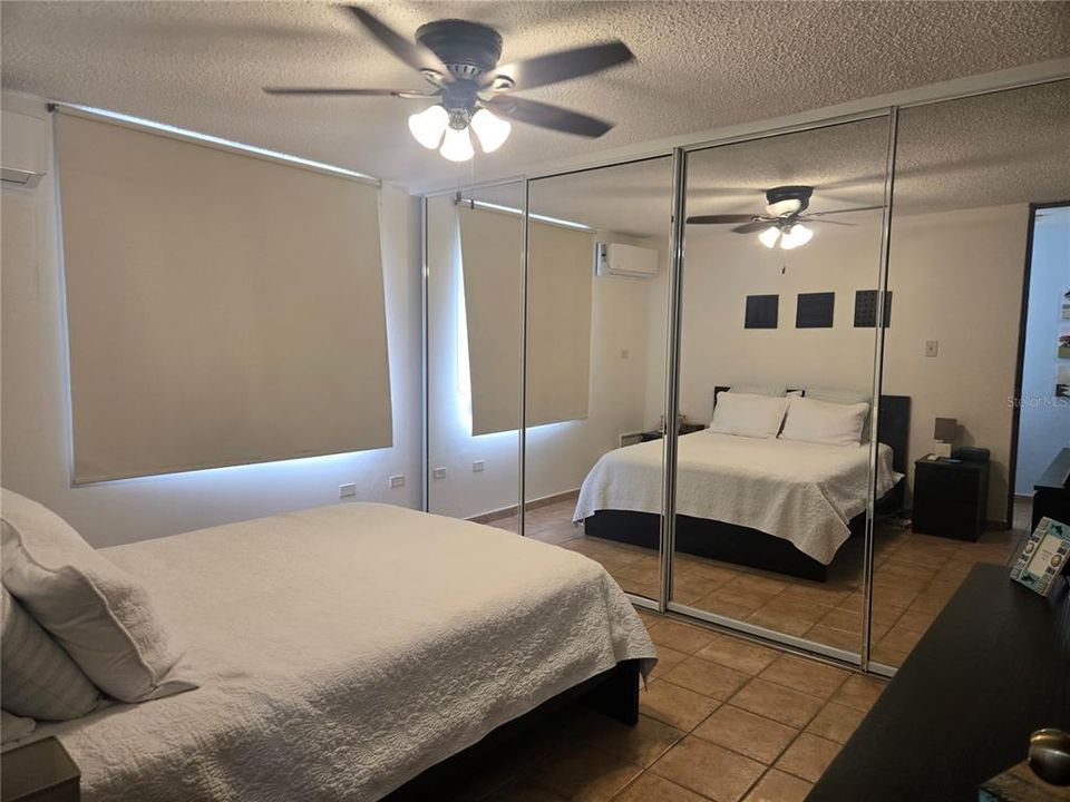 For Sale: $450,000 (1 beds, 2 baths, 1219 Square Feet)