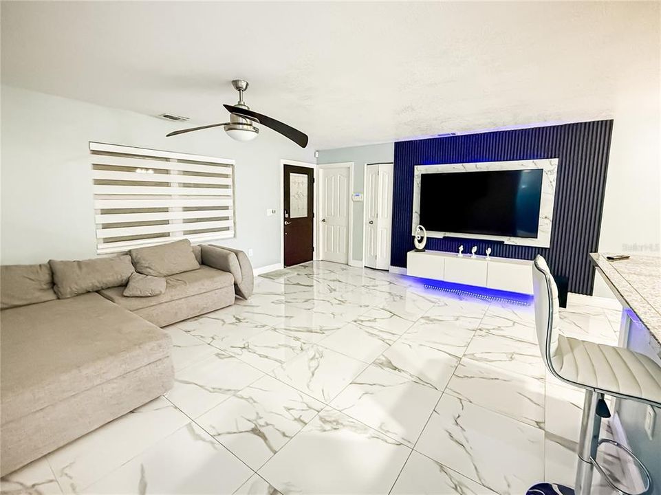 Active With Contract: $360,000 (3 beds, 2 baths, 1173 Square Feet)