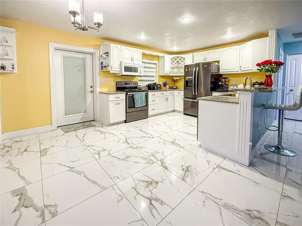 Active With Contract: $360,000 (3 beds, 2 baths, 1173 Square Feet)