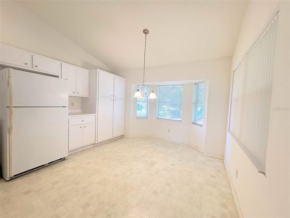 For Sale: $250,000 (2 beds, 2 baths, 1381 Square Feet)