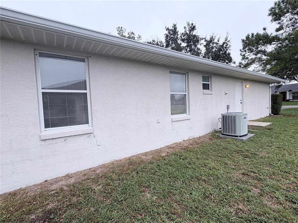 For Sale: $250,000 (2 beds, 2 baths, 1381 Square Feet)