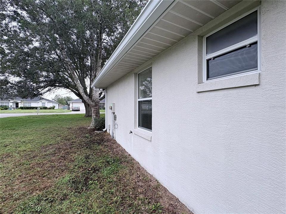 For Sale: $250,000 (2 beds, 2 baths, 1381 Square Feet)