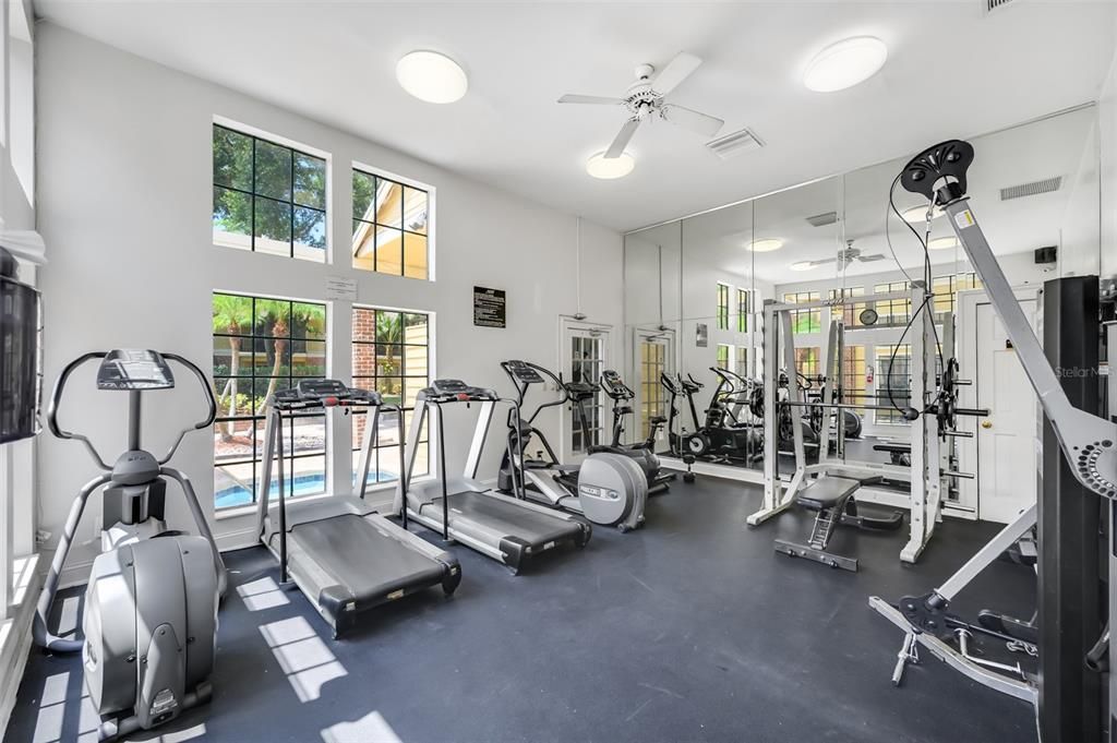 For Sale: $116,000 (1 beds, 1 baths, 581 Square Feet)