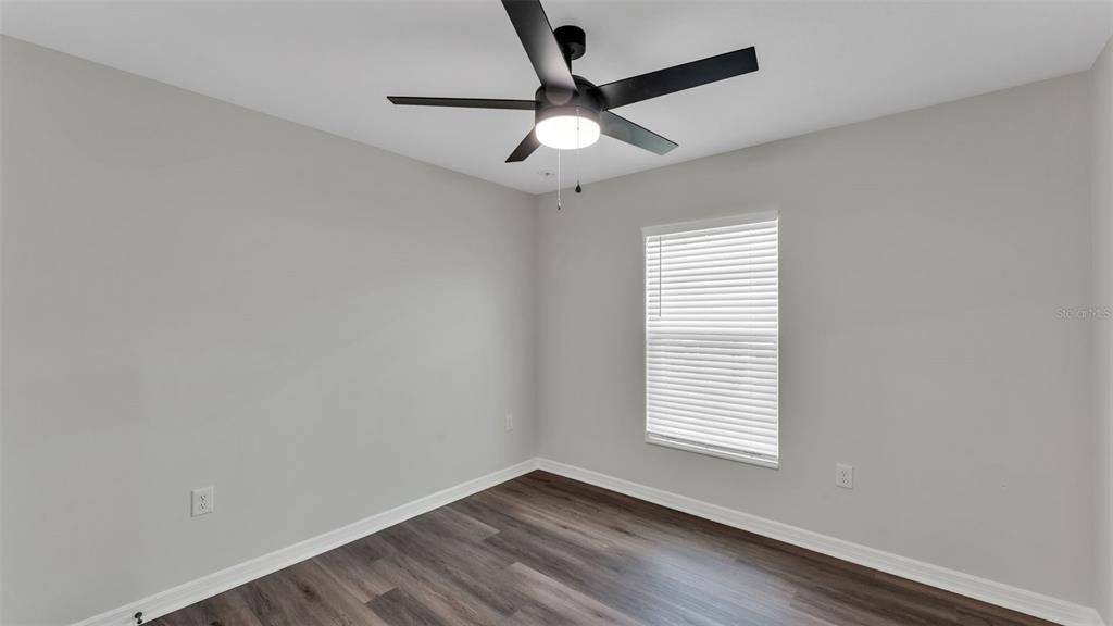 Activo con contrato: $299,900 (5 camas, 3 baños, 1975 Pies cuadrados)