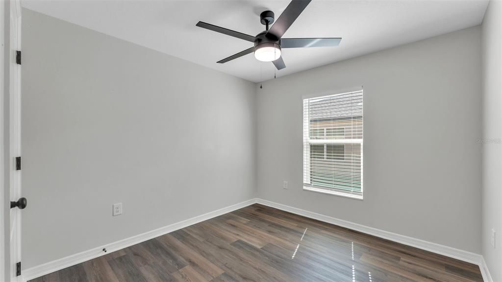 Activo con contrato: $299,900 (5 camas, 3 baños, 1975 Pies cuadrados)