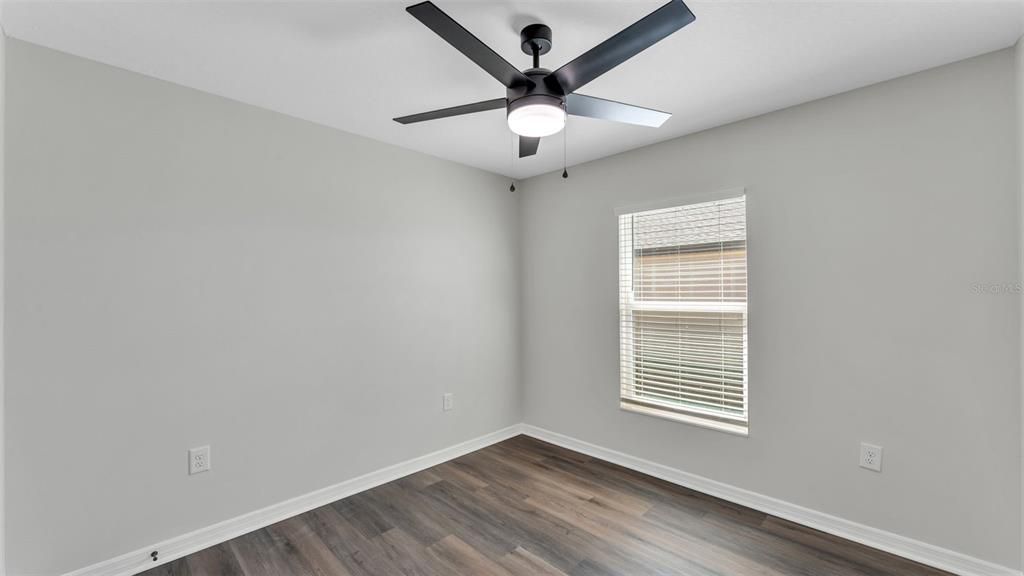 Activo con contrato: $299,900 (5 camas, 3 baños, 1975 Pies cuadrados)