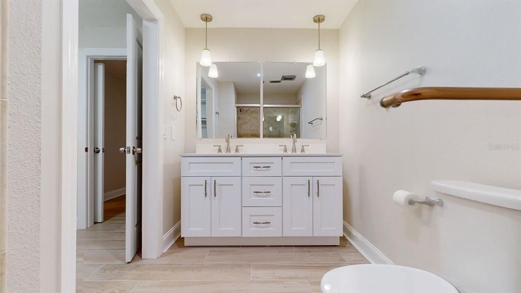 For Sale: $565,000 (2 beds, 2 baths, 1400 Square Feet)