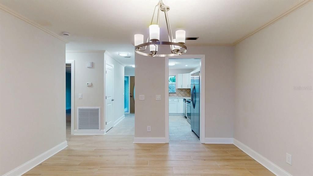 For Sale: $565,000 (2 beds, 2 baths, 1400 Square Feet)