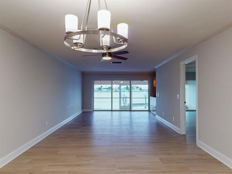 For Sale: $565,000 (2 beds, 2 baths, 1400 Square Feet)