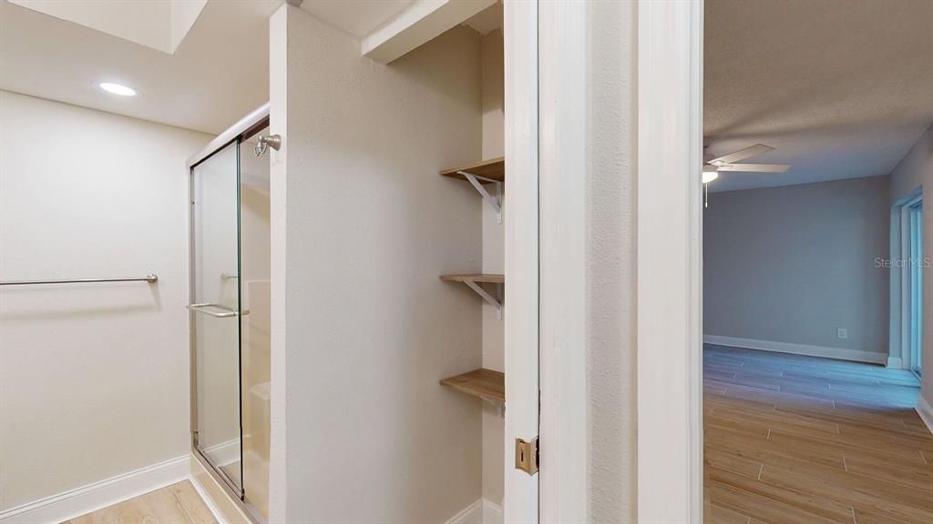 For Sale: $565,000 (2 beds, 2 baths, 1400 Square Feet)