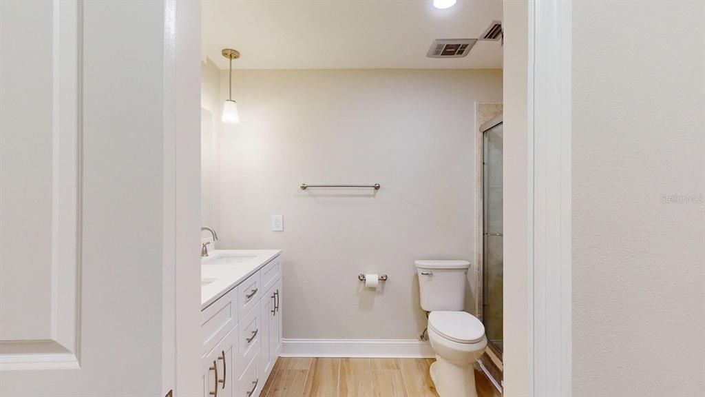 For Sale: $565,000 (2 beds, 2 baths, 1400 Square Feet)