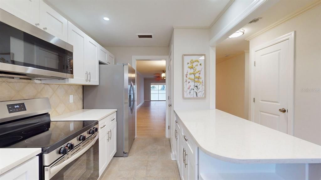 For Sale: $565,000 (2 beds, 2 baths, 1400 Square Feet)