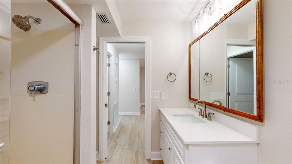 For Sale: $565,000 (2 beds, 2 baths, 1400 Square Feet)