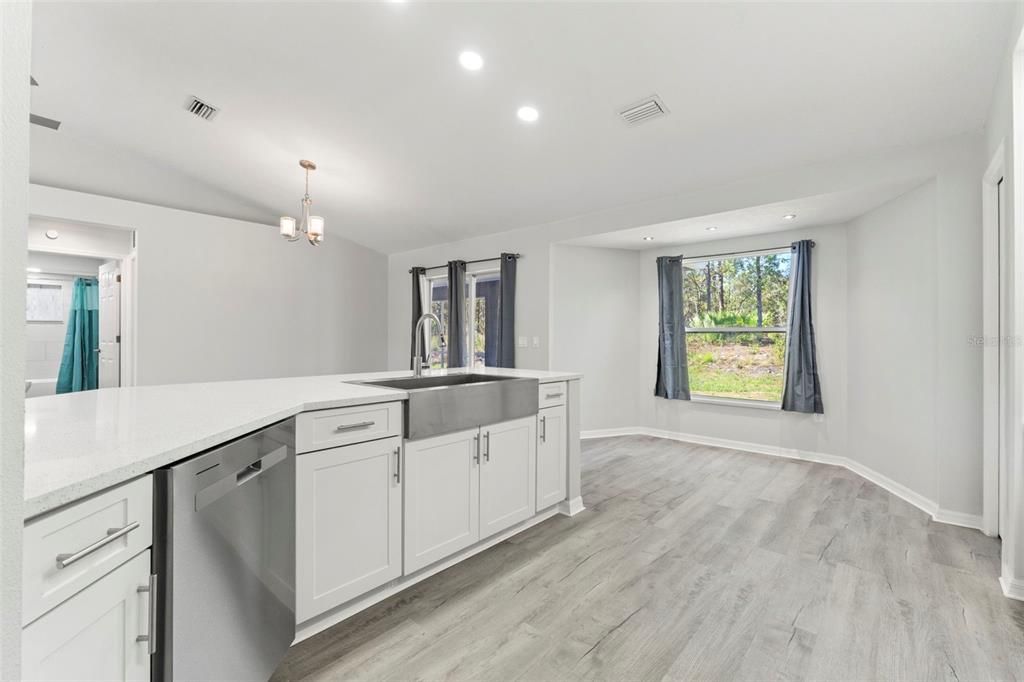 待售: $349,950 (3 贝兹, 2 浴室, 1467 平方英尺)