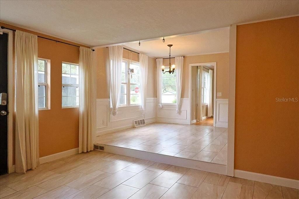 En Venta: $215,000 (3 camas, 2 baños, 1526 Pies cuadrados)