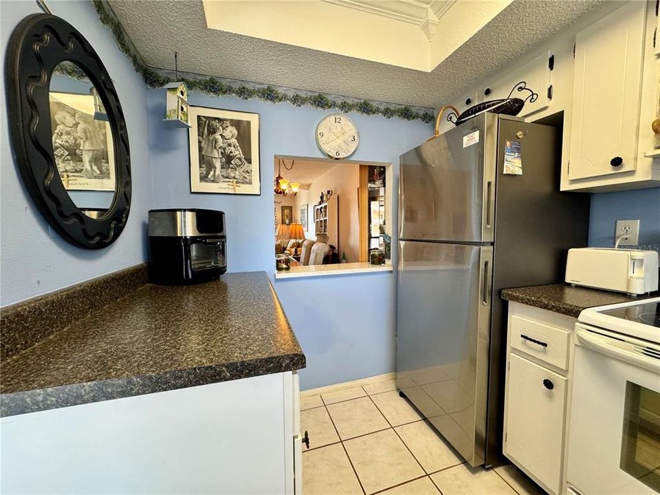 For Sale: $125,000 (2 beds, 1 baths, 912 Square Feet)